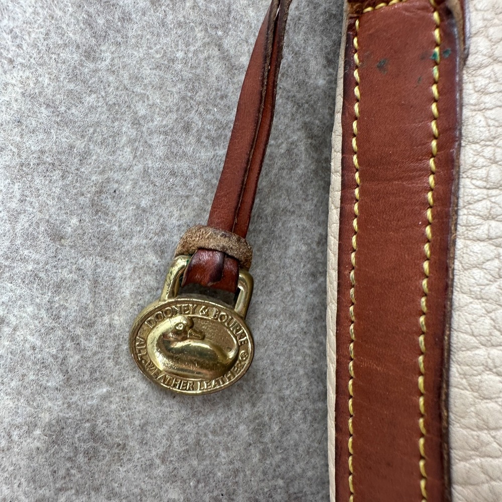 Dooney & Bourke Vintage Off‎ White Leather Drawstring Bucket Shoulder Bag - Picture 6 of 10